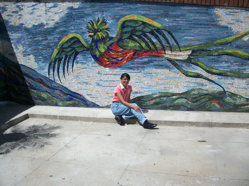 Ave Símbolo (Iglesia San Pedro Nolasco, Ciudad San Cristobal) Mixco Guatemala